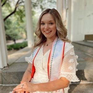 Meet your Posher, Alexis